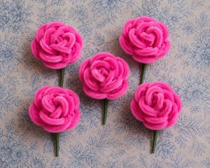 Set of 5 Pink Chenille Rose Flowers