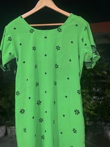 Vibrant Green &amp; Black Floral Kurta