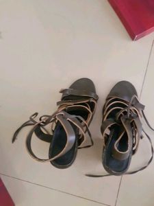 unique trendy heels