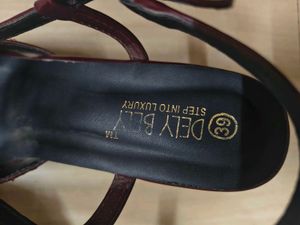 Chic Burgundy Slingback Heels