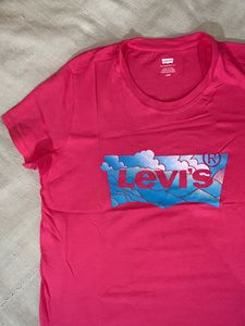 Levis T-shirt For Women