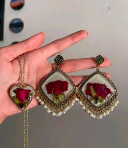 Handmade Dried Rose Resin Necklace & Earrings Set