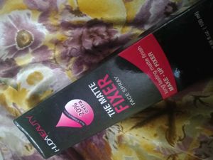 Huda Beauty Matte Fixer Face Spray
