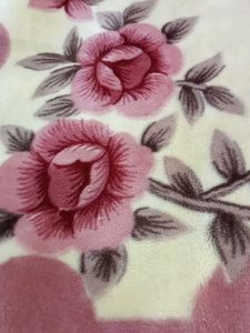 Cozy Floral Blanket 7"6 fit king size new