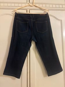 Vero Moda Stylish Dark Blue Denim Capris for Women