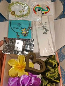 Cute Accessory Bundle. A parfect gift box for girl