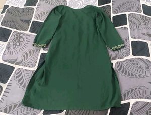 elegant green short kurty
