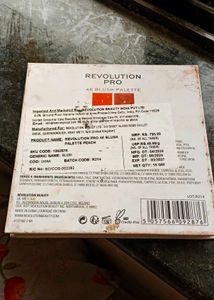Makeup Revolution 4K Blush Palette