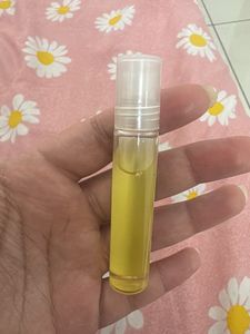 Nail and cuticle oil