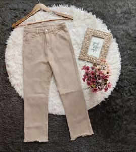 Stylish Beige Straight Leg Jeans