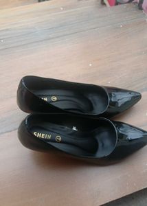 hot glossy Black Patent Pointed Toe Heels