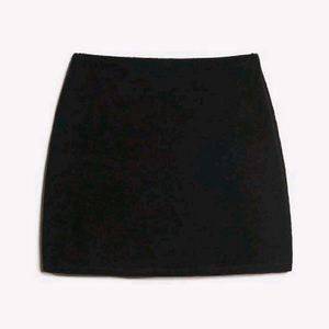 Mini Skirt with Cute Side Slit!!
