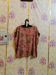 🇳🇿💫🎀Floral Print V-Neck Top