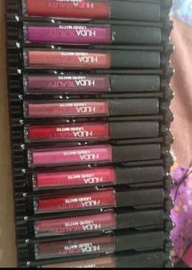 HUDA BEAUTY HD Non Transfer Liquid Lipstick Set