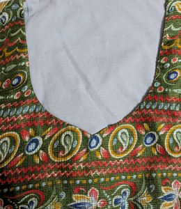 Stylish Sleeveless Kurta Set