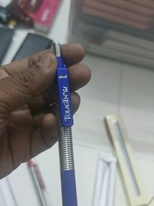 Set of 2 Spring Stylish Pens