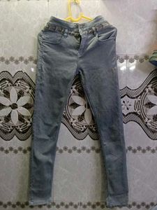 Light Wash Skinny Jeans