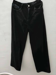 Black High-Waisted Wide-Leg Jeans