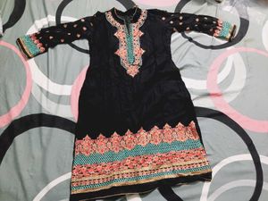 Black Embroidered Kurta