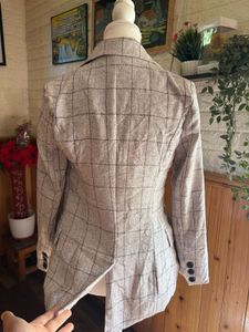 Chic Plaid Double-Breasted Blazer
