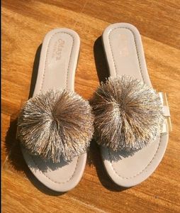 Flats with furr