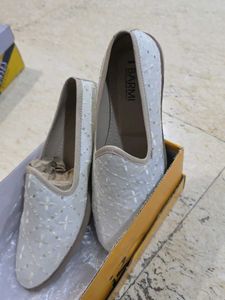 Elegant White Juttis for men