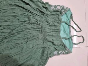 Cute Green Crinkle Top with White Print