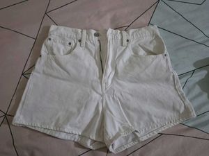 Levis white Shorts