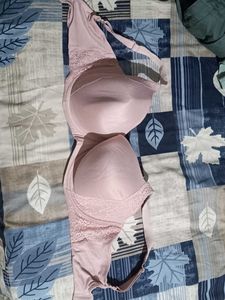 Women's Light Pink Lace Bra