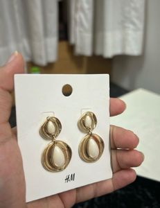 H&amp;M Dangle Earrings - Stylish!