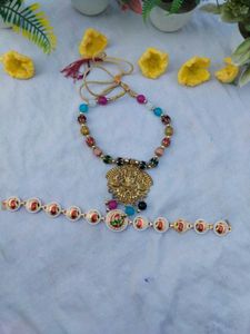 necklace with sispati