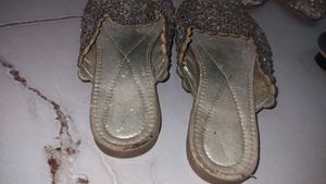 flat sandal
