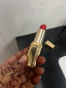 L'Oreal Gold Lipstick - blood red