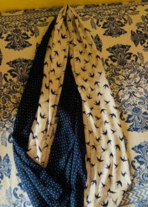 Buy-Set of 2 Scarf get one free