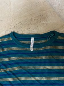 Dark Green Top Sleeve Till Elbow
