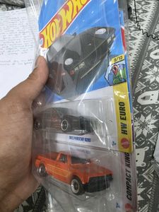 Hot Wheels porsche 928 and datsun 620 combo