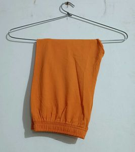 8 leggings and 1 pant