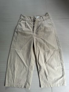 Chic Beige Wide-Leg Cropped Trousers