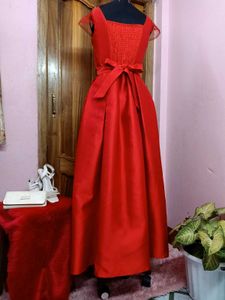 🌹Stunning Red Formal Gown🌹