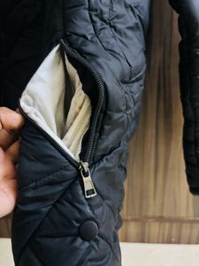 Stylish Black Puffer Jacket with Fur Hood
