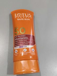 Lotus Herbals Safe Sun SPF 50