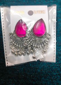 Beautiful Emerald Dangle Earring