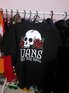 Vans "Off The Wall" Skull & Roses Graphic T-Shirt
