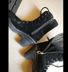 Black Stylish Women's Boots