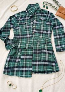 green chequed coat with buttens