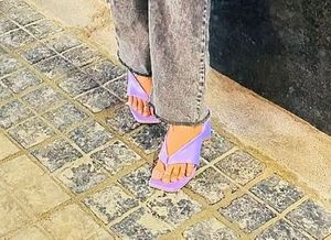 Stylish Lilac Thong Heels