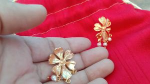 Pearl &amp; Gold Flower Necklace Set