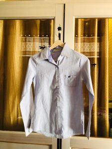 Light Blue Collared Shirt🕶️👜