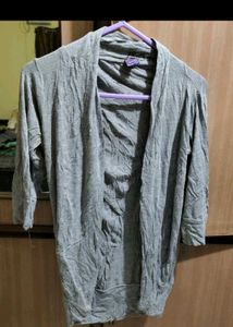 Set of 4 trendy tops