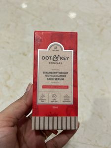 Dot & Key Strawberry Bright Face Serum